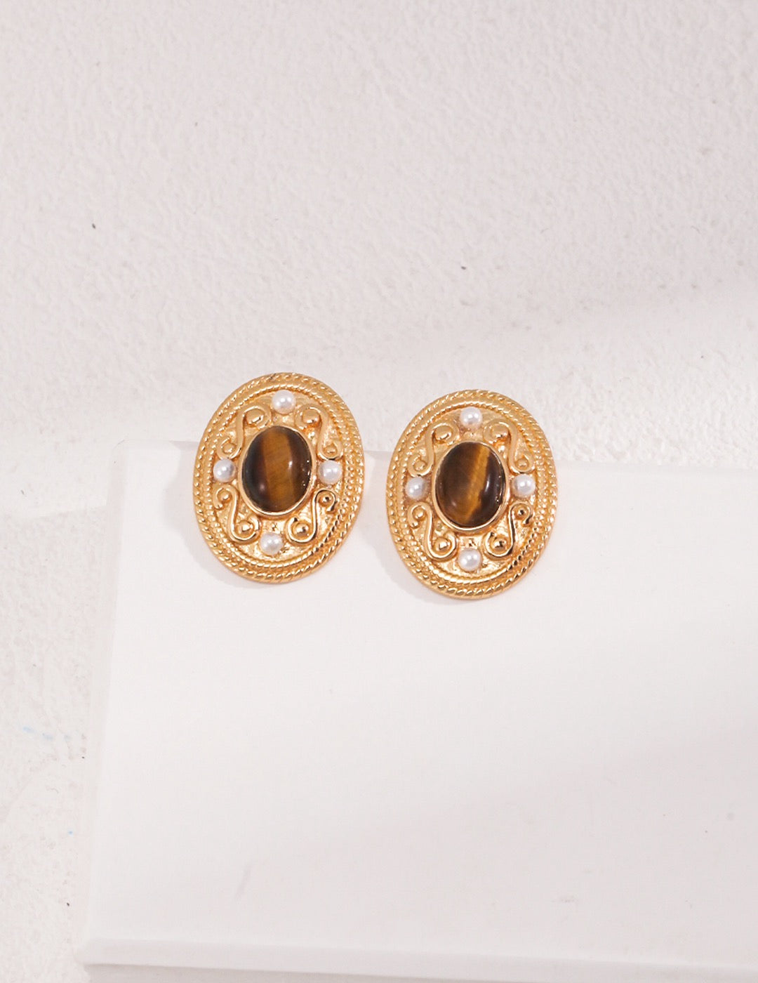 Golden Gaze Royal Studs