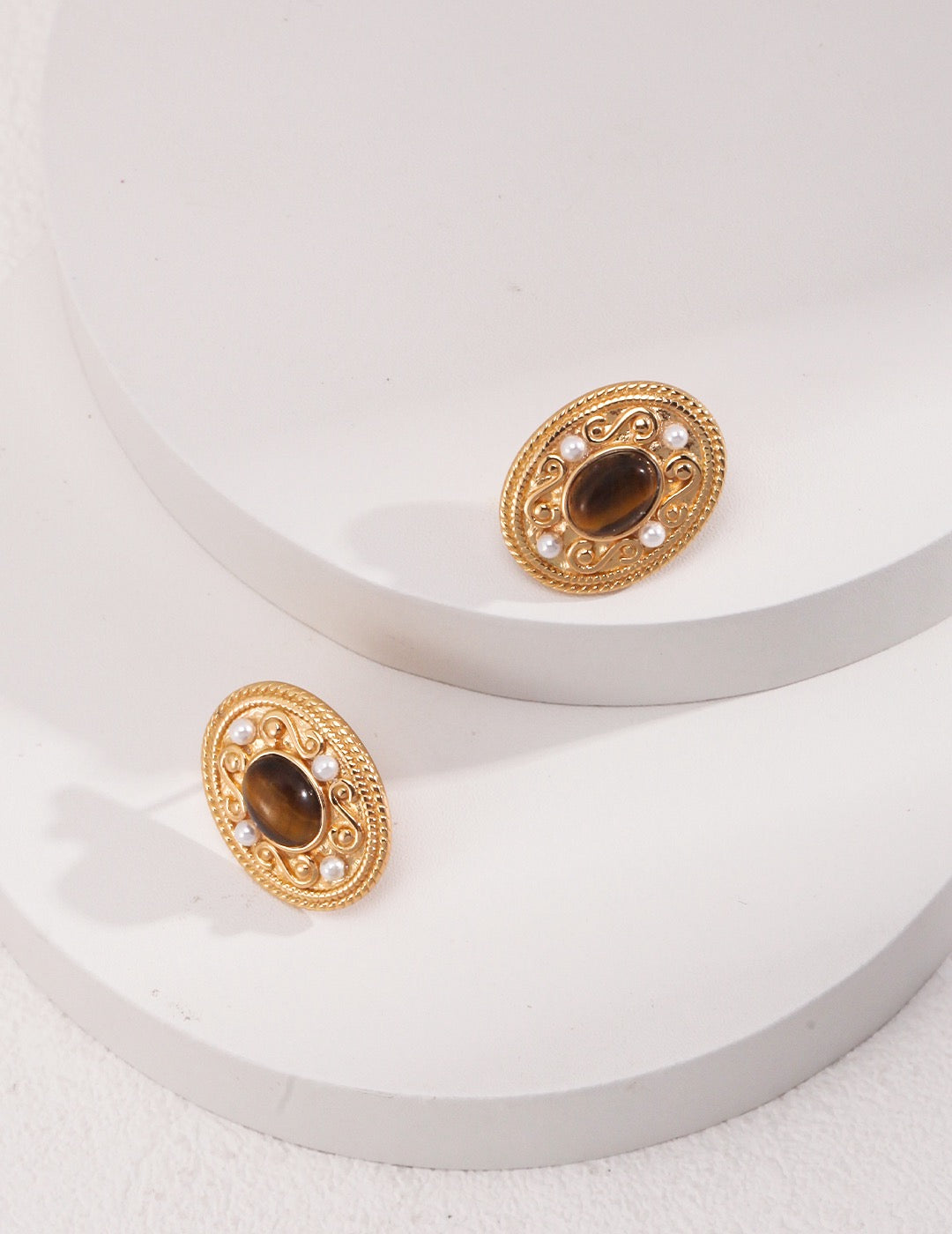 Golden Gaze Royal Studs