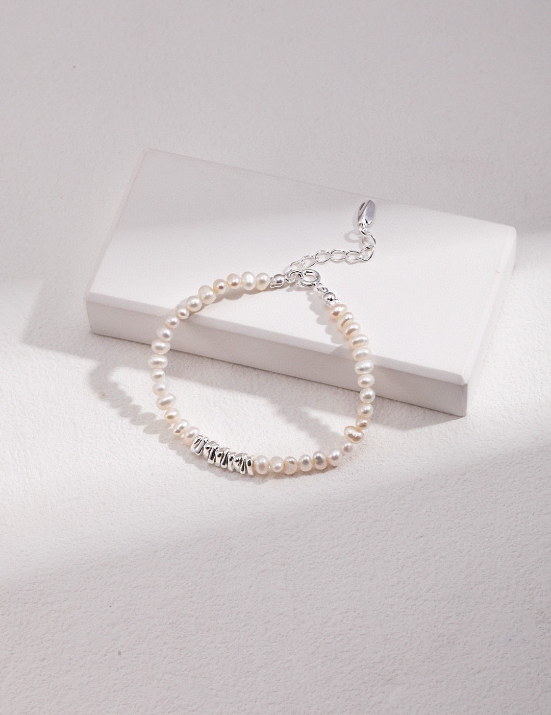 Daer Pearl Bracelets